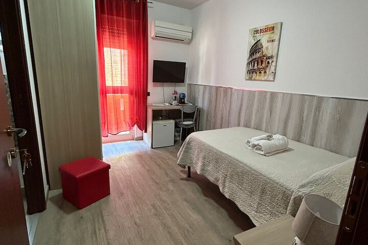 Room 20 of 37