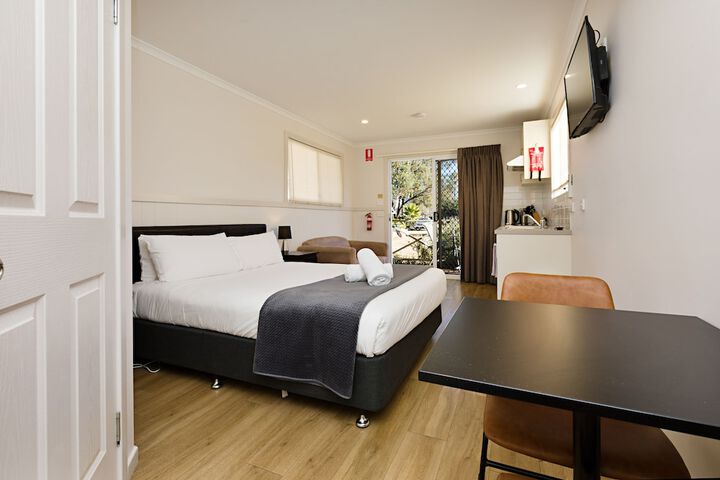 Room 11 of 39