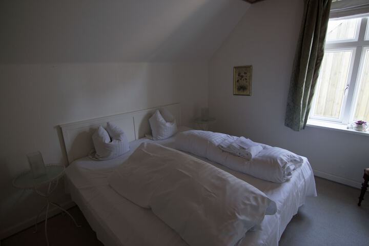 Room 10 of 40