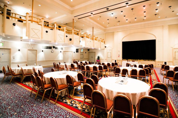 Ballroom/Hall 39 of 48