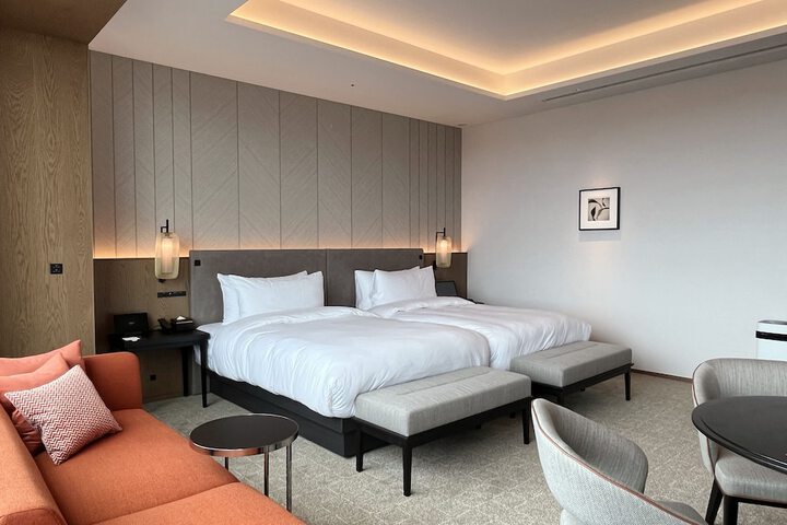 Room 25 of 98