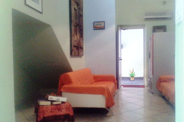 Lounge 30 of 44