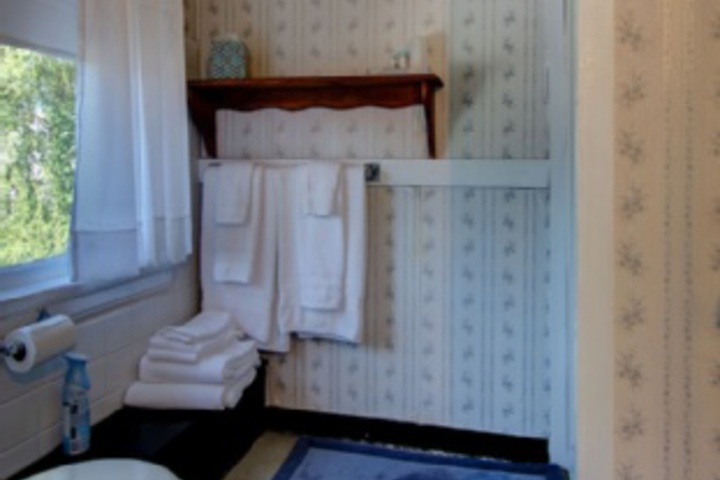 Room 84 of 408