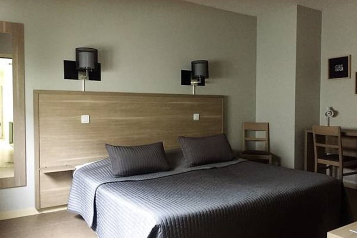 Room 6 of 50