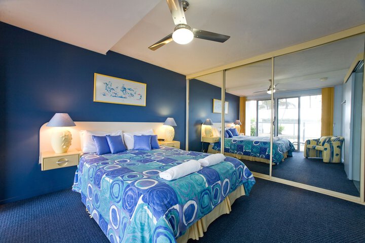 Room 6 of 24