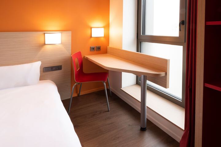 Room 7 of 84