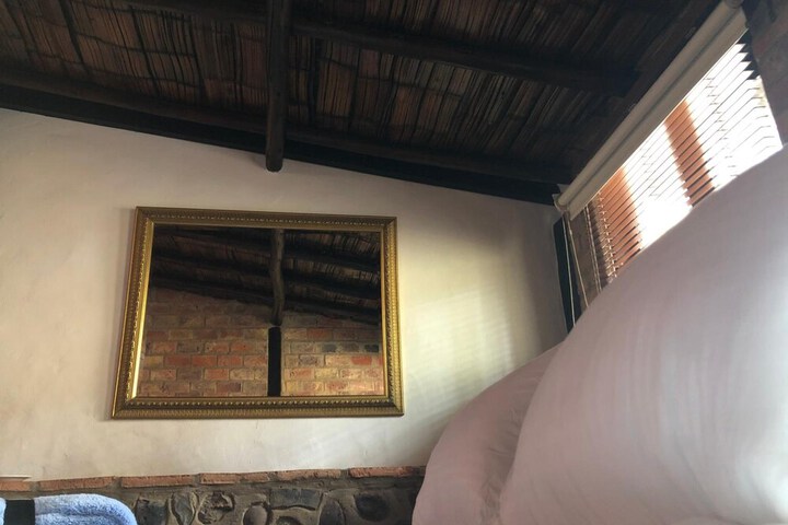 Room 15 of 48