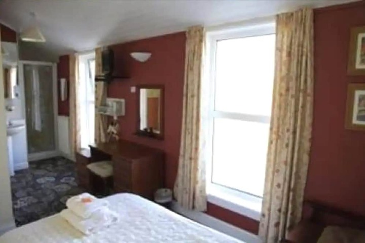 Room 4 of 21