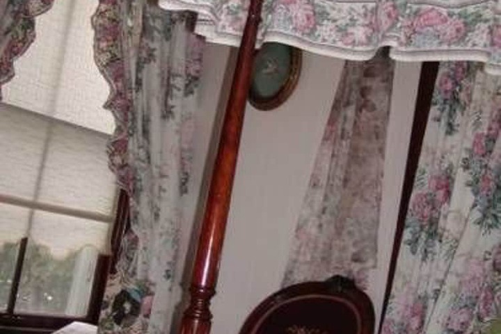Room 4 of 22