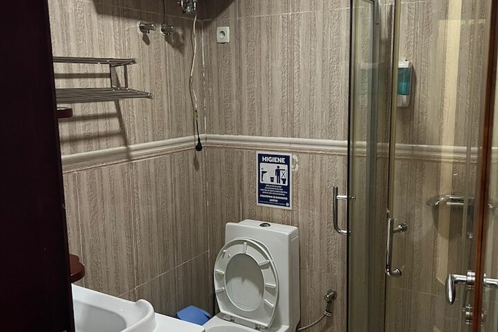 Room 124 of 151