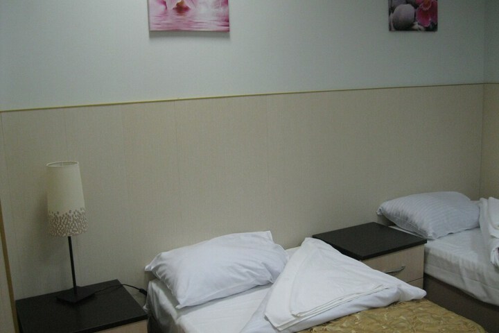 Room 26 of 65