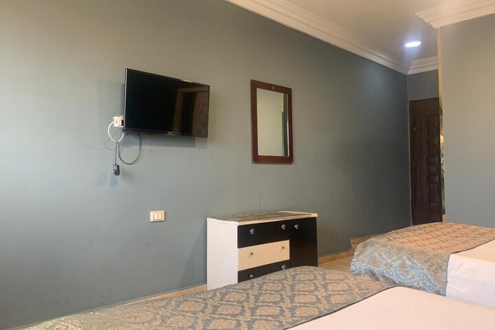 Room 8 of 41