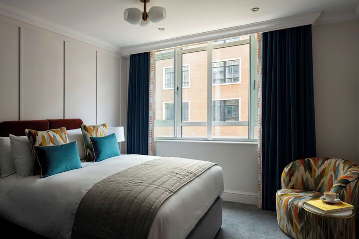 Room 21 of 143