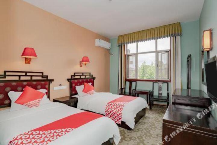 Cuiyuezhuang Countryside Hotel