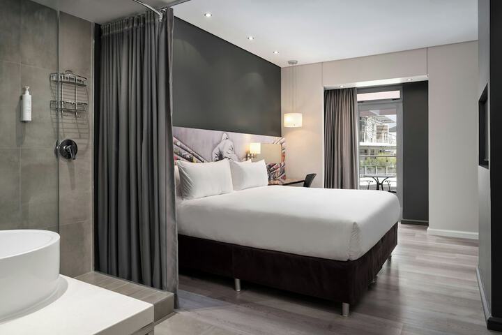 Room 10 of 89