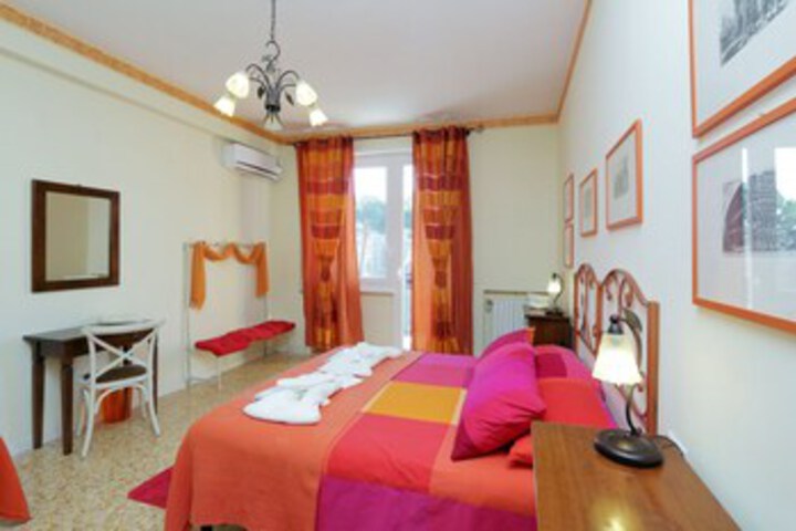 Room 93 of 166