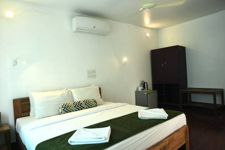 Room 16 of 52