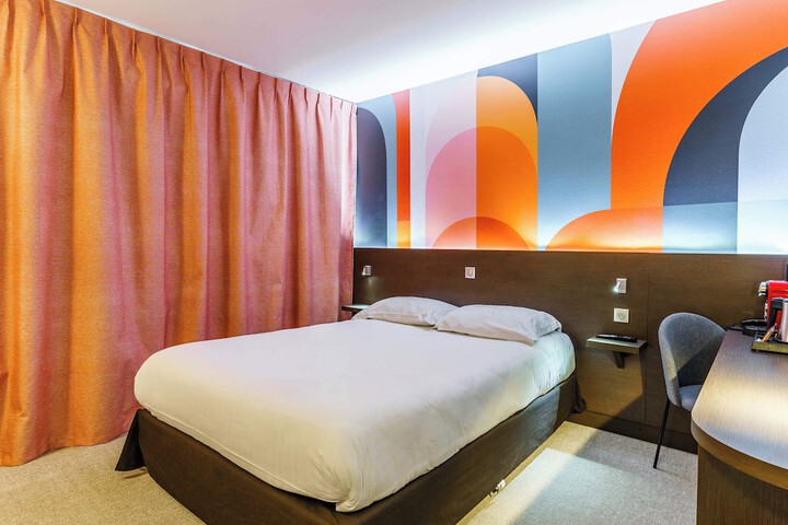 Room 5 of 25