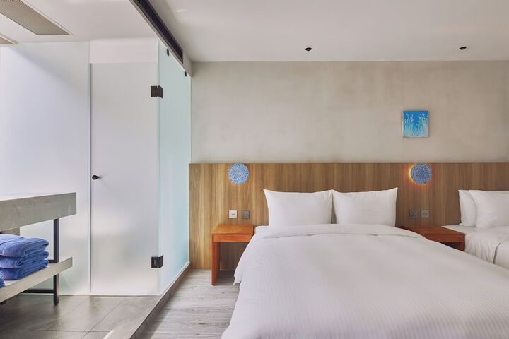 Room 53 of 95