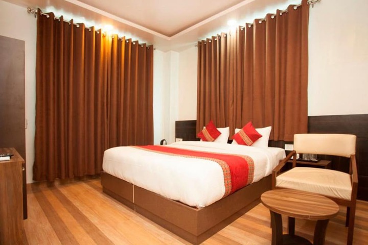 Room 8 of 75