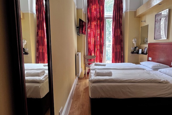 Room 35 of 65
