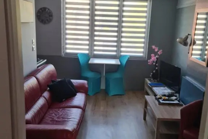 Room 10 of 11