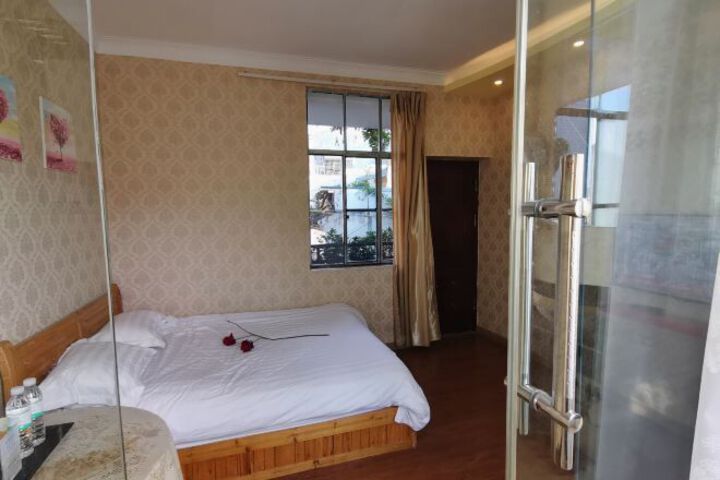 Room 28 of 75