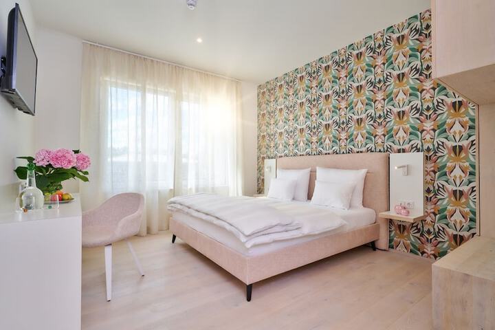 Room 4 of 35