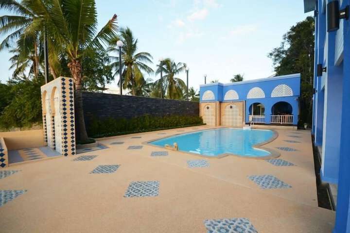 Pool Hotel
