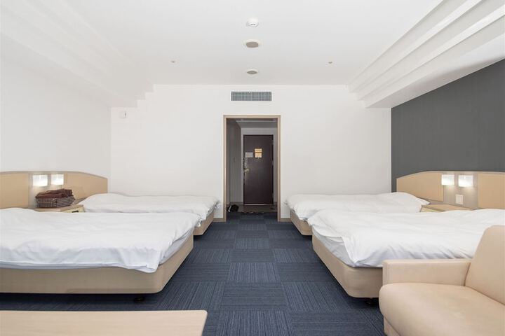Room 16 of 173
