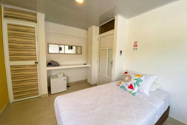 Room 5 of 18