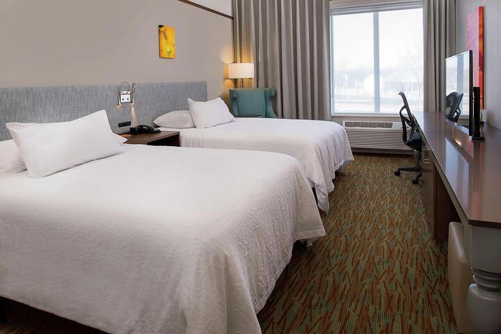 2 Queen Beds (3 of 10)