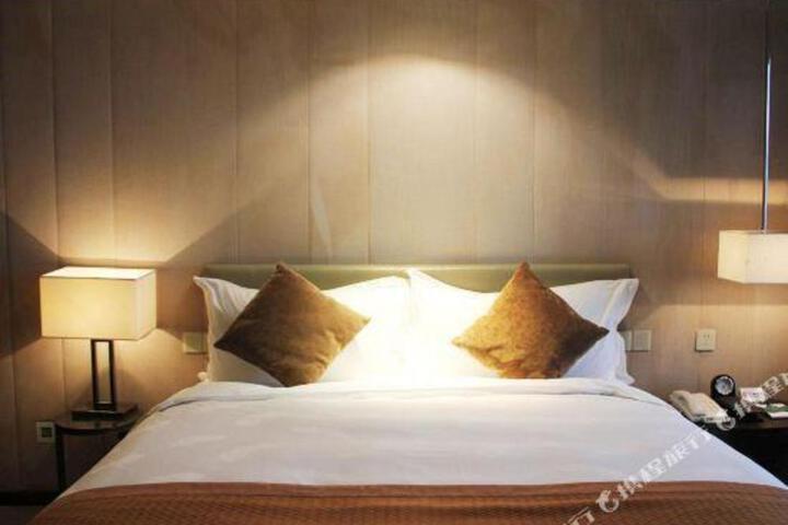 Pudong Hotel