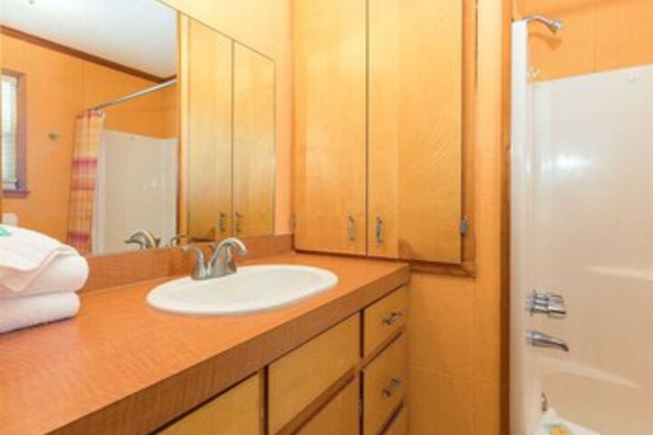 Room 20 of 99