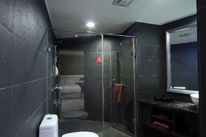 Room 45 of 62