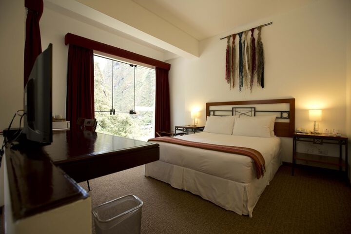 Room 13 of 79