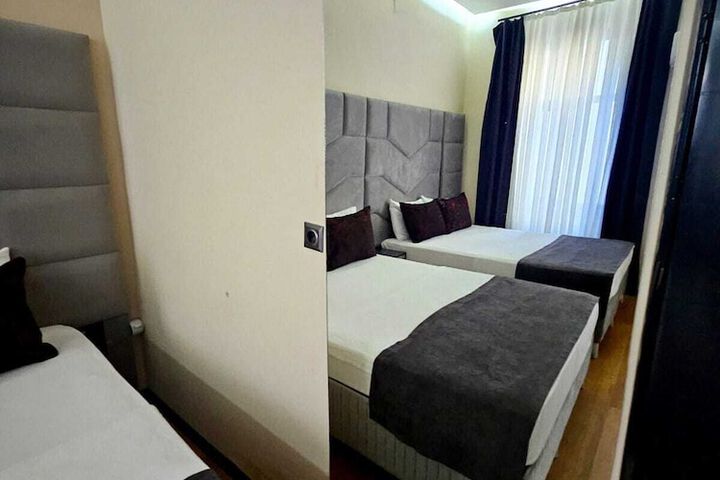 Room 139 of 204