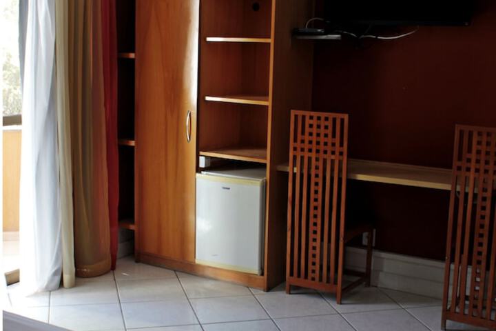 Room 11 of 40