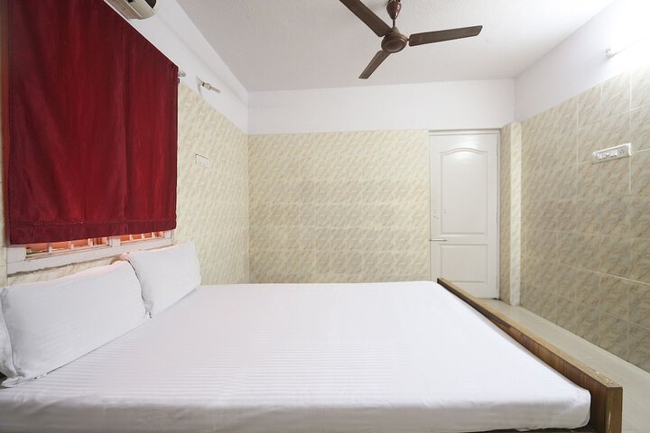 Room 10 of 14