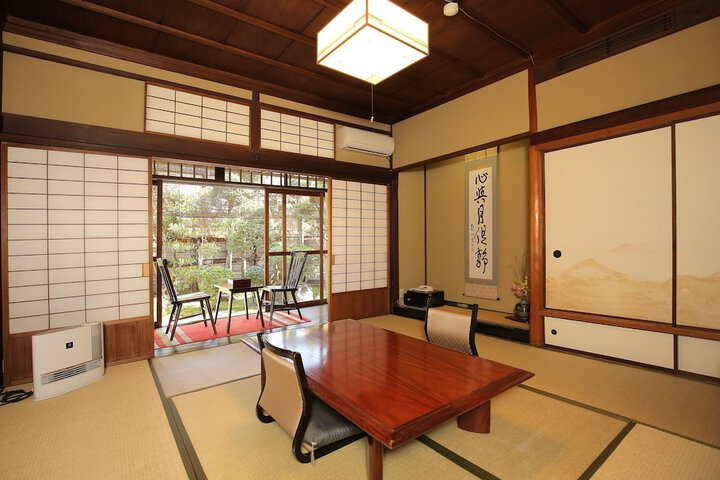 Room 10 of 71