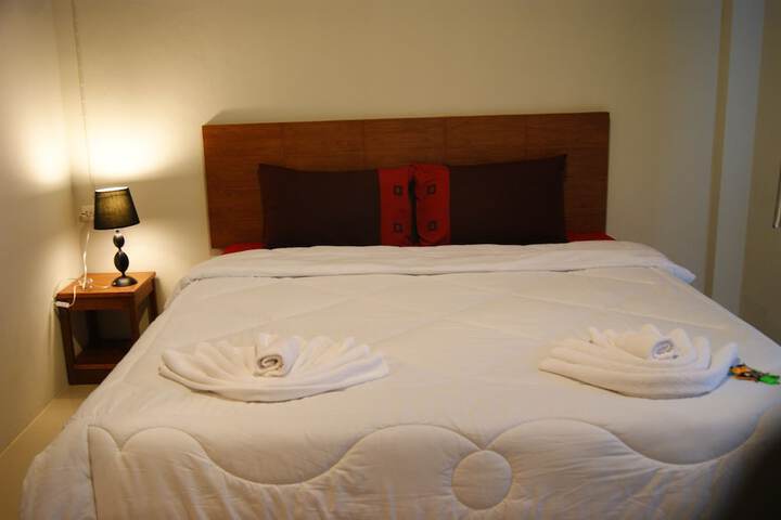 Room 7 of 33