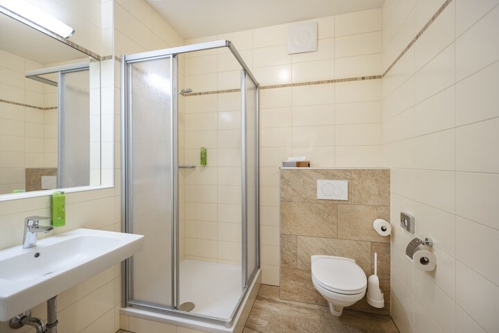Room 14 of 34