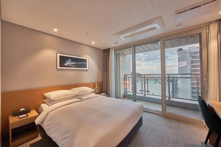 Room 16 of 26
