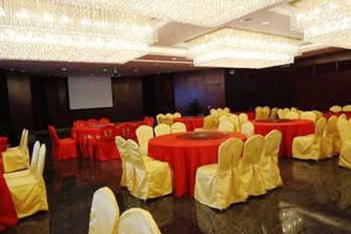 Ballroom/Hall 2 of 17