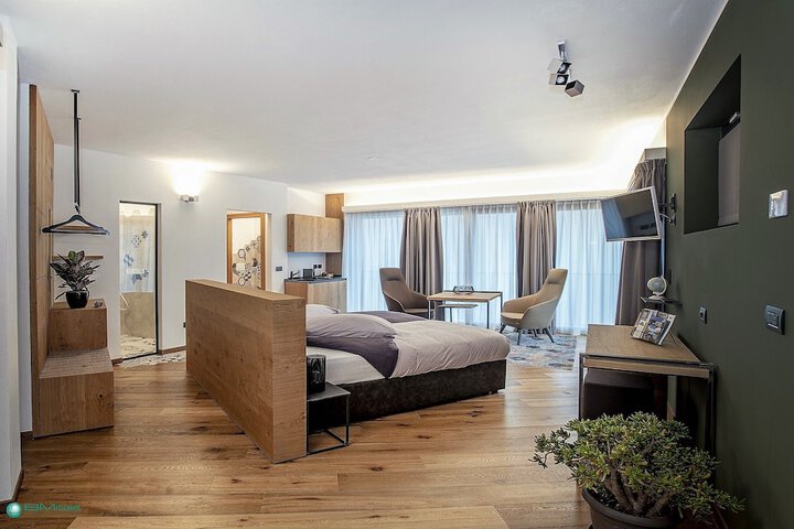 Room 4 of 31
