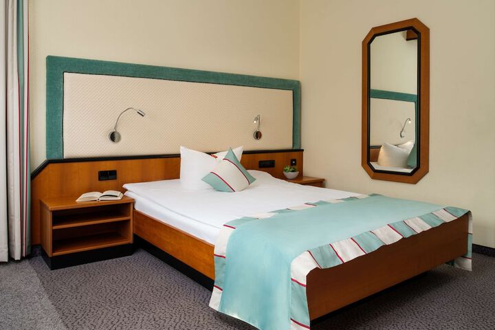 Room 25 of 46
