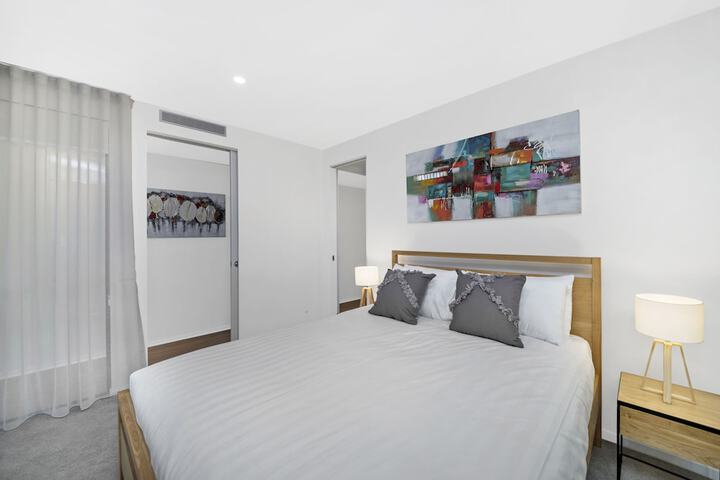 Room 4 of 25