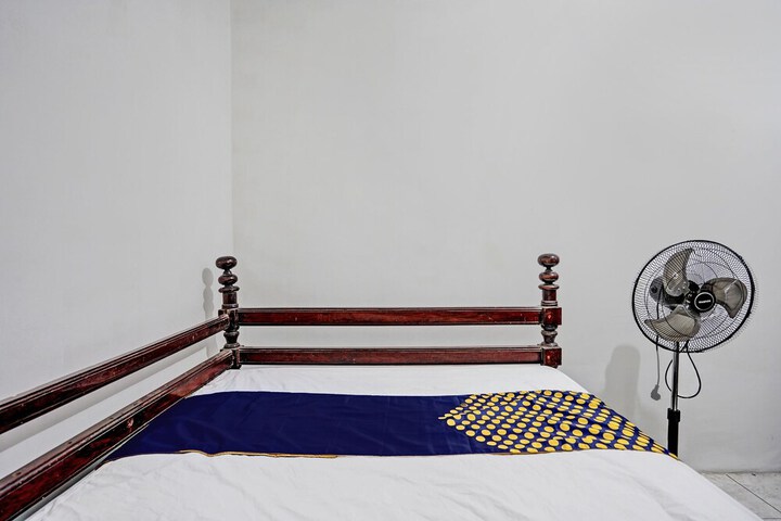 Room 8 of 10
