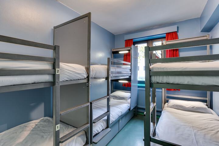 Room 22 of 46