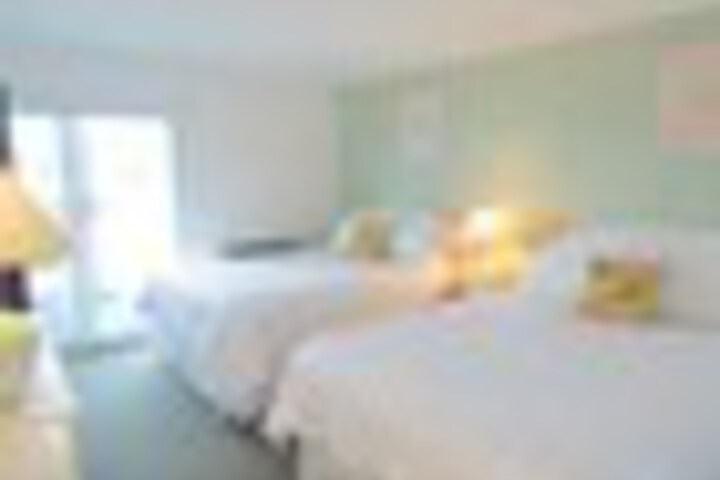 Room 11 of 156